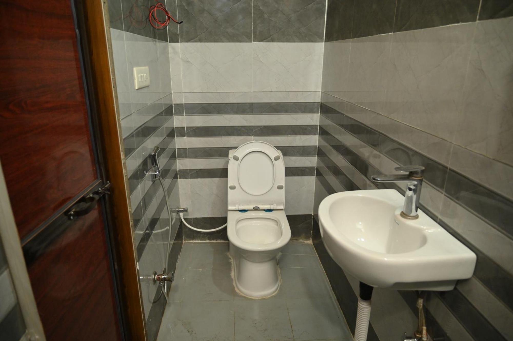 Relax Inn Allāhābād Junction Exterior foto